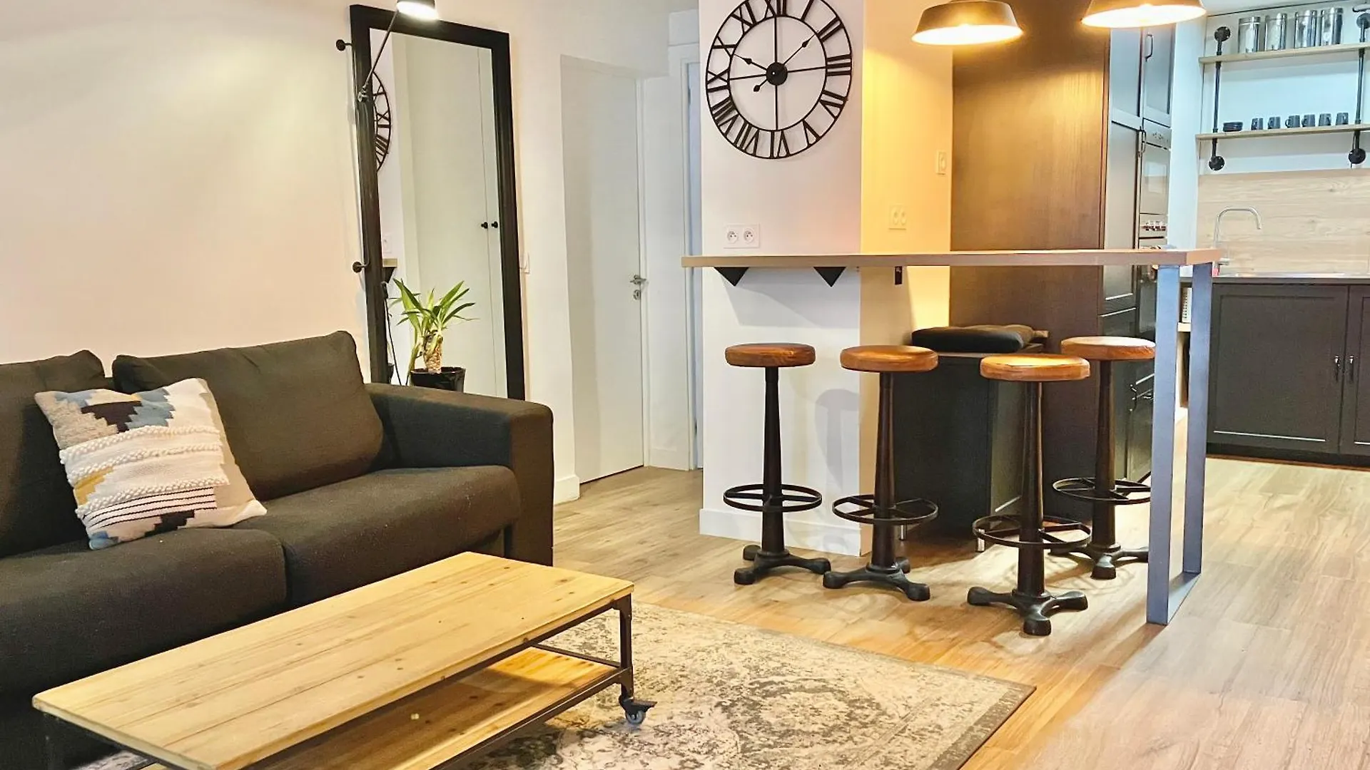Appartement D'Exception A 5' Arc De Triomphe パリ
